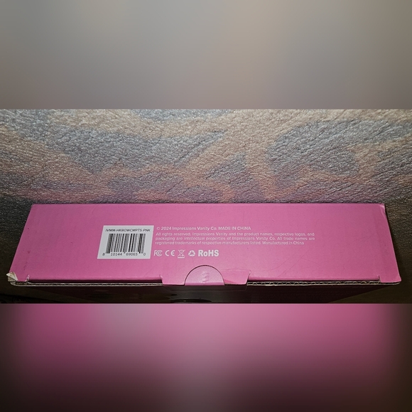 Hello Kitty Mini Bow LED Compact Mirror, NWT. Never used. - Picture 3 of 4